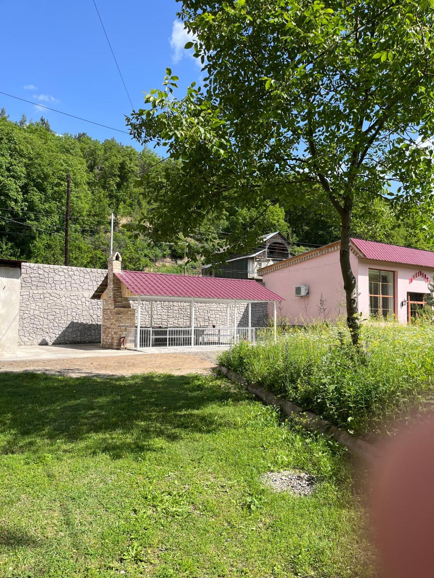 Diligence Hotel & Restaurant Dilidjan Extérieur photo